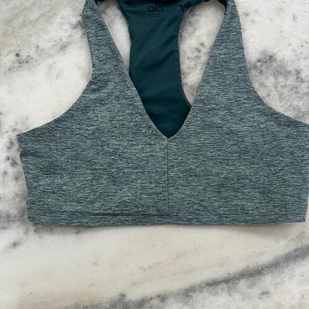 ALO Yoga Women's Gray Sports Bra